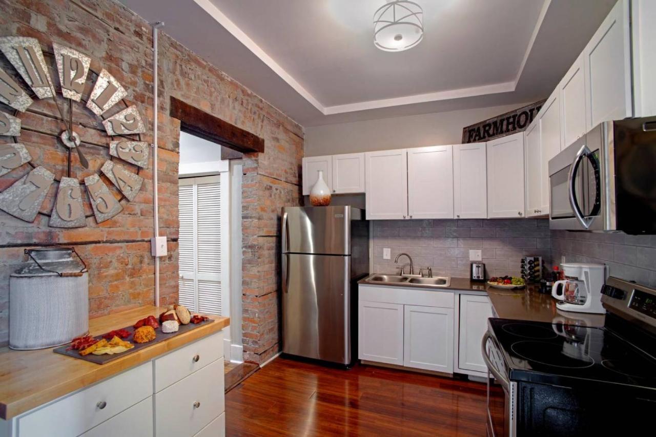 414 Waldburg A - Newly Renovated Apt With Outdoor Space! Apartment Savannah Exterior photo